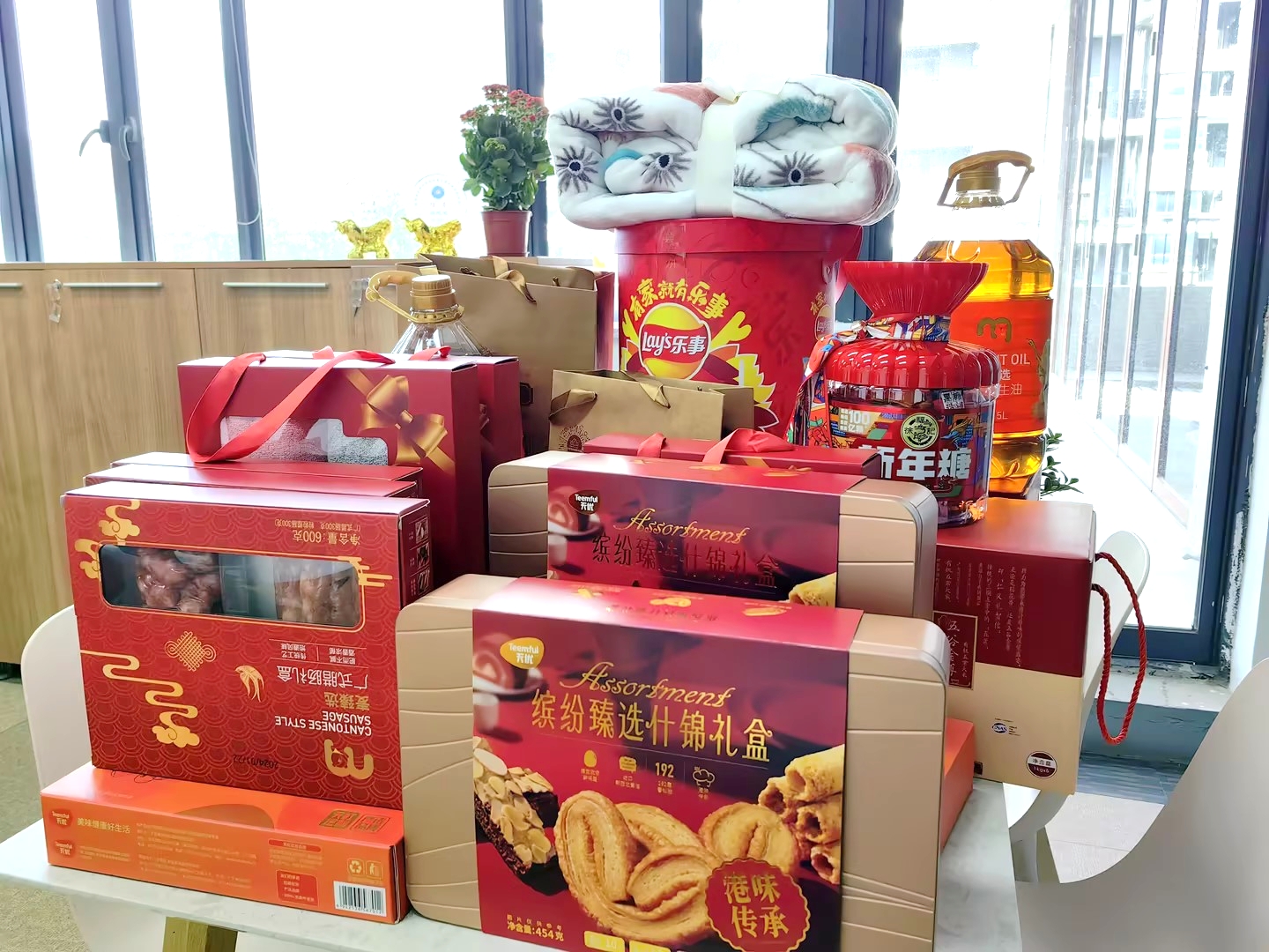 紅紅火火過新年，九龍龘龘迎新春